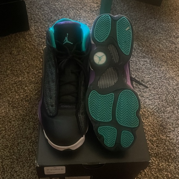 Air Jordan 13 - Picture 2 of 3